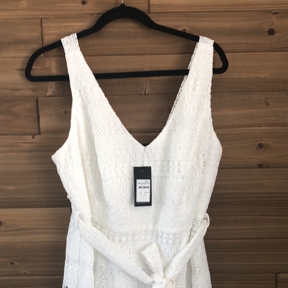 NWT City Chic Sunset Lace Mermaid Maxi Dress in White Size 14 - Picture 5 of 6